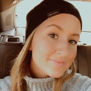 Meet your Posher, Caroline